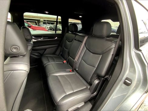 Used 2024 Cadillac XT6 Premium Luxury FWD image 29