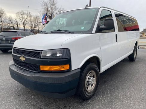 Used 2018 Chevrolet Express 3500 LS RWD image 7