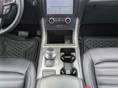 Used 2022 Ford Edge SEL AWD/4WD image 19