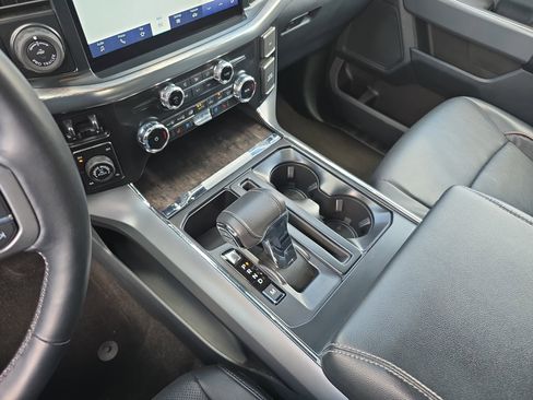 Used 2022 Ford F150 Lariat w/ Trailer Tow Package AWD/4WD image 25