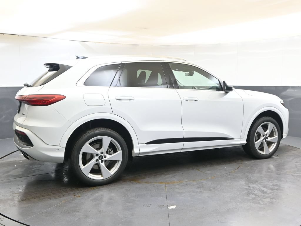 Used 2025 Audi Q5 Premium Plus w/ Premium Plus AWD/4WD image 6