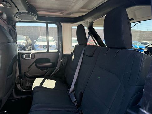 Used 2018 Jeep Wrangler Unlimited Sport S AWD/4WD image 13