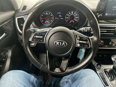 Used 2021 Kia Seltos S FWD image 12