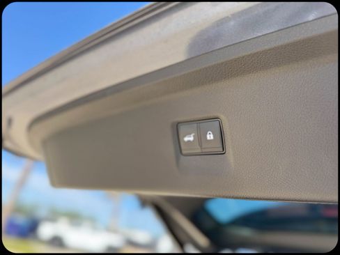 Used 2023 INFINITI QX60 Sensory w/ Vision Package image 16