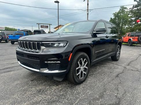 Used 2023 Jeep Grand Cherokee L Limited AWD/4WD image 6