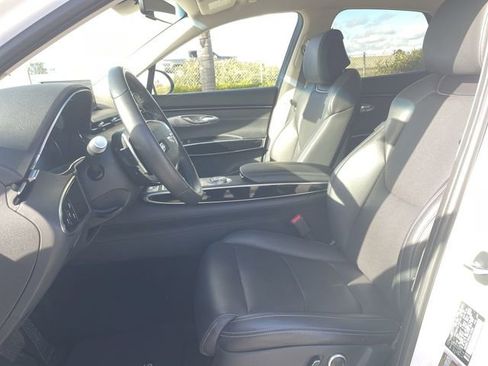 Used 2025 Genesis GV70 2.5T image 19