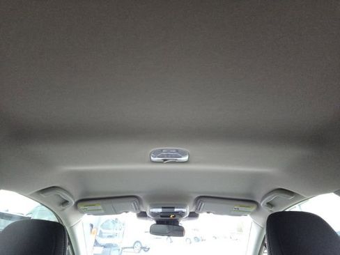 Used 2024 Subaru Crosstrek 2.0i Premium image 38