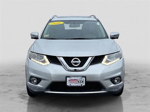 Used 2016 Nissan Rogue SL w/ SL Premium Package image 2