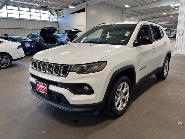 Used 2024 Jeep Compass Latitude AWD/4WD image 7