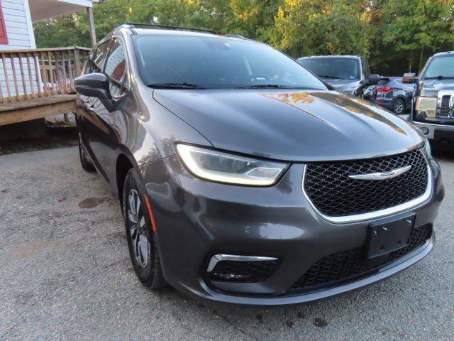 Used 2021 Chrysler Pacifica Touring-L FWD image 4
