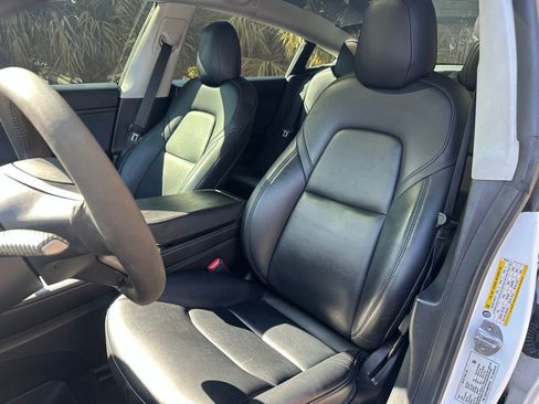 Used 2021 Tesla Model 3 Standard Range Plus image 14