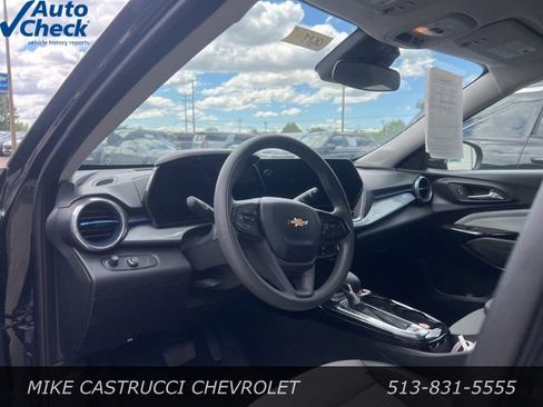 Used 2024 Chevrolet Trax LT FWD image 6