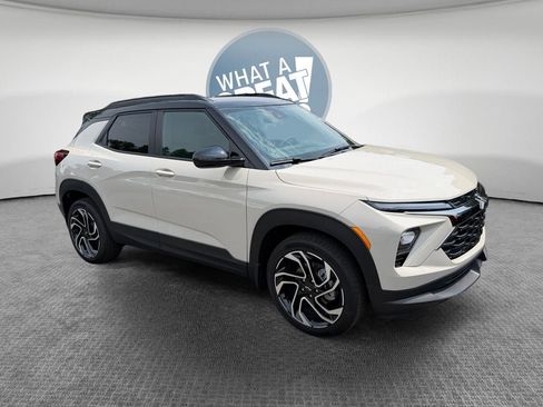 Used 2026 Chevrolet TrailBlazer RS w/ Convenience Package AWD/4WD image 1