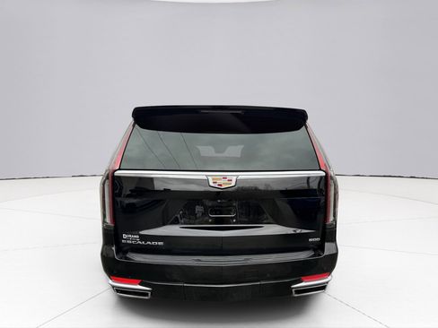 Used 2021 Cadillac Escalade Premium Luxury image 22