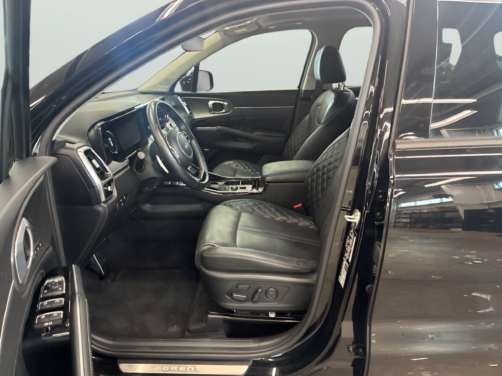 Certified 2023 Kia Sorento SX AWD/4WD image 16