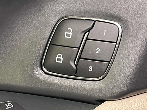 Used 2022 Ford Expedition Max Limited AWD/4WD image 34
