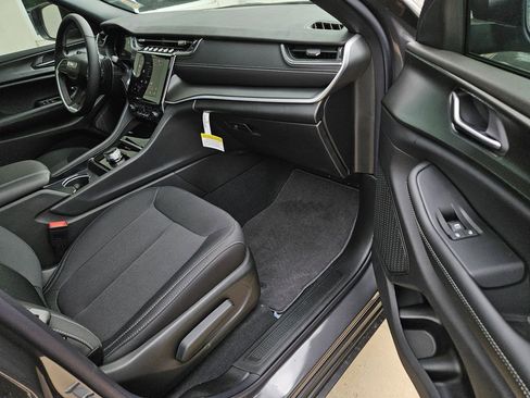 New 2026 Jeep Grand Cherokee Laredo X RWD image 7