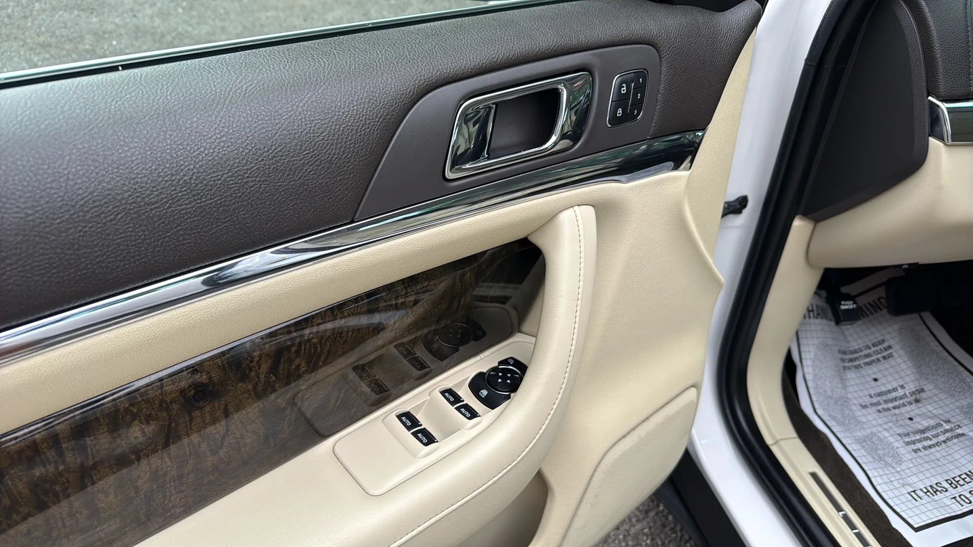 Used 2014 Lincoln MKS AWD w/ Equipment Group 101A image 14