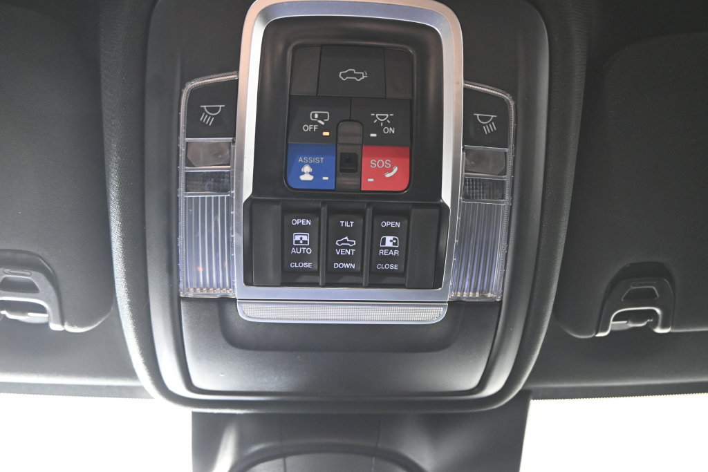 Used 2023 RAM 3500 Limited AWD/4WD image 34