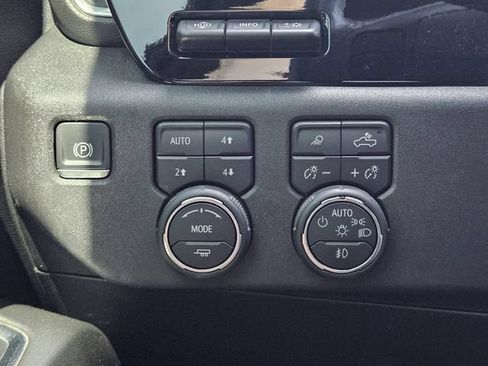 Used 2024 Chevrolet Silverado 2500 High Country w/ Technology Package AWD/4WD image 25