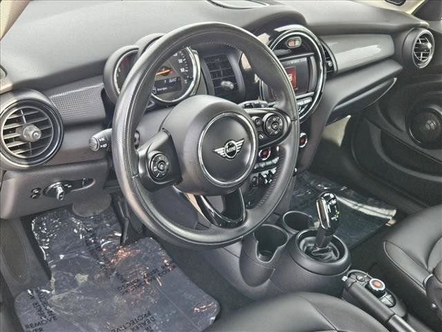 Used 2020 MINI Cooper 4-Door Hardtop w/ Storage Package FWD image 10