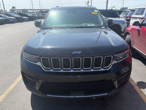Used 2023 Jeep Grand Cherokee Laredo AWD/4WD image 1
