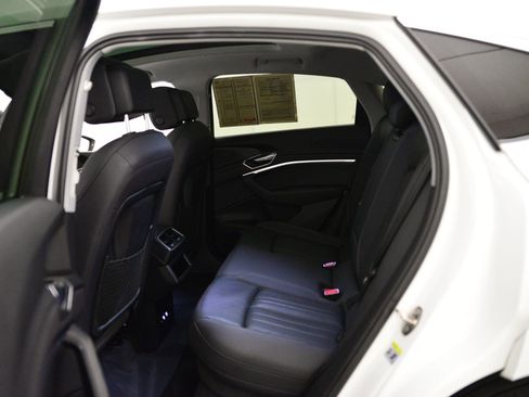 Used 2020 Audi e-tron Premium Plus image 11