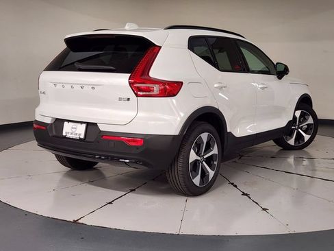 Certified 2026 Volvo XC40 B5 Plus AWD/4WD image 2