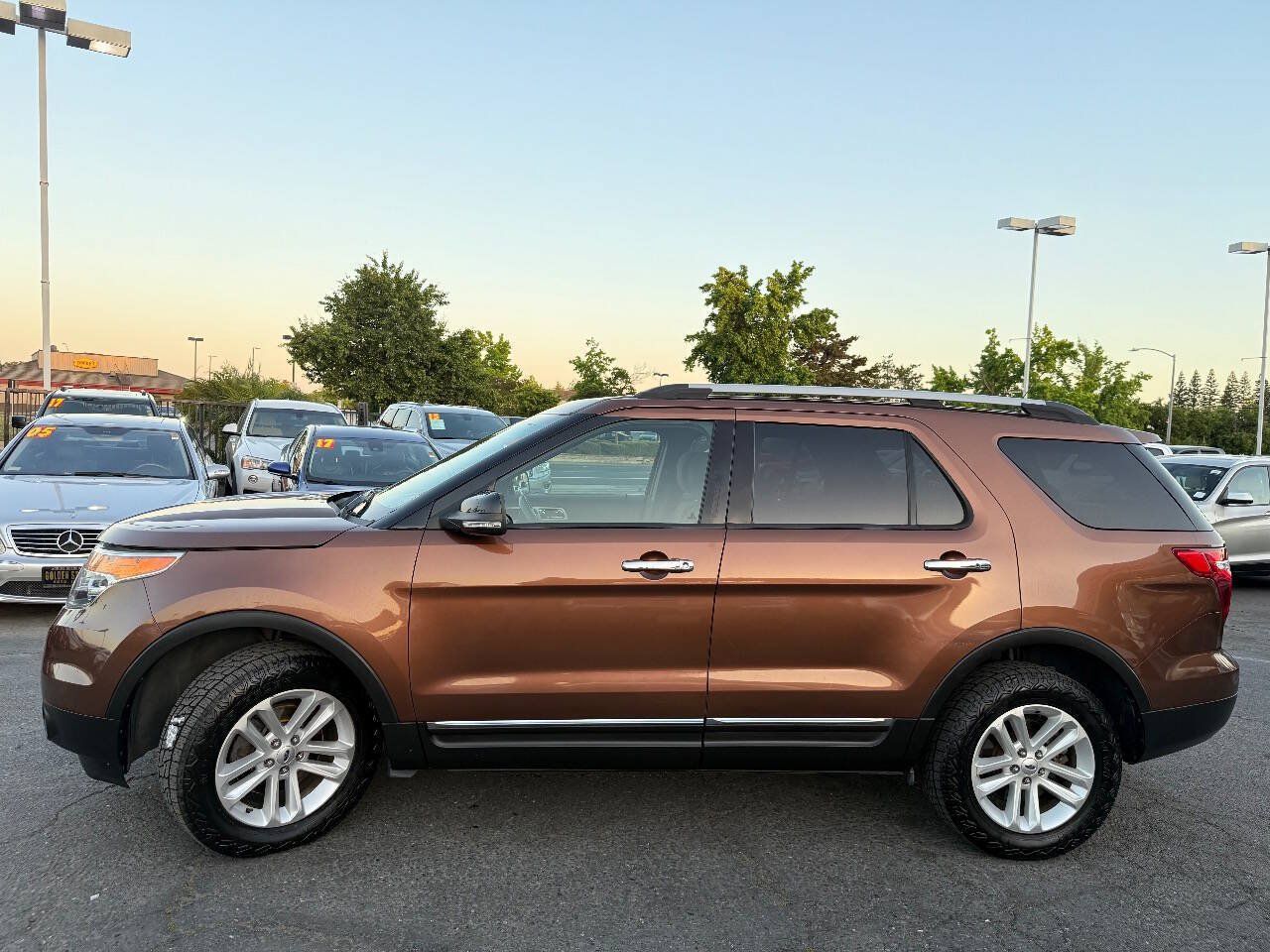 Used 2012 Ford Explorer XLT AWD/4WD image 4