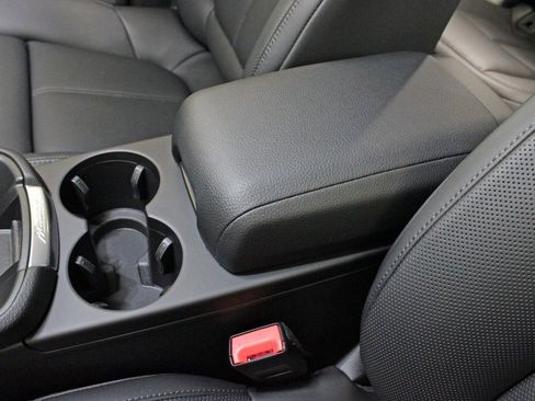 Used 2025 Porsche Macan image 33