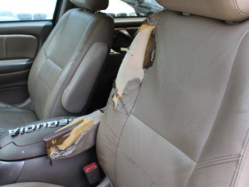 Used 2003 Toyota Sequoia Limited image 14