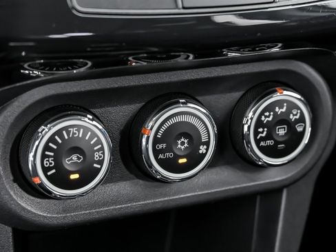 Used 2014 Mitsubishi Lancer Evolution GSR image 32