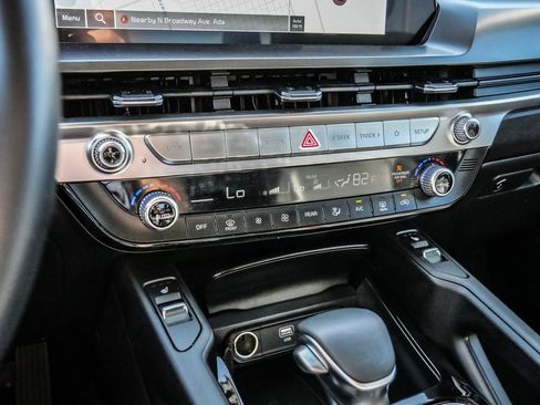 Used 2025 Kia Telluride S FWD image 33