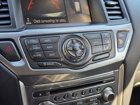 Used 2020 Nissan Pathfinder SL FWD image 21