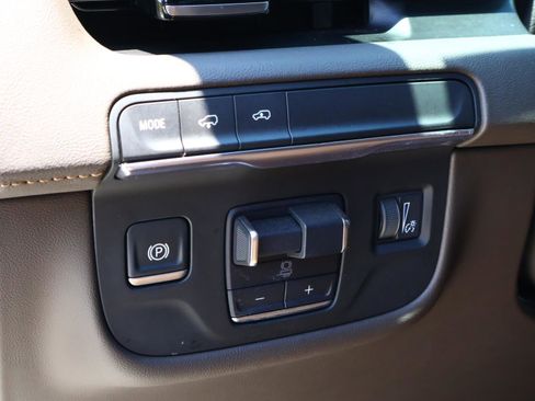 Used 2024 Cadillac Escalade Sport w/ LPO, ONYX Package RWD image 33
