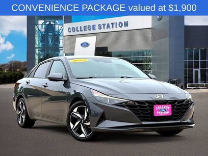 Used 2023 Hyundai Elantra SEL w/ Convenience Package