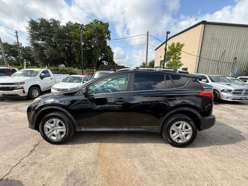 Used 2014 Toyota RAV4 LE FWD image 3