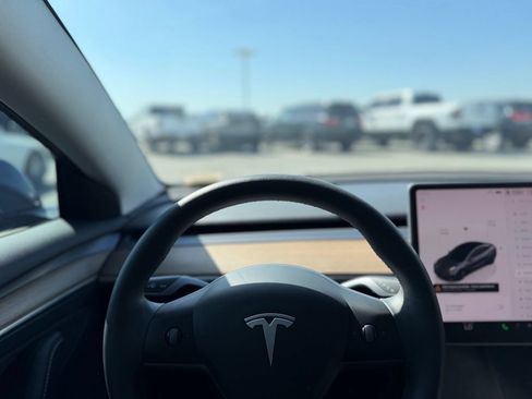 Used 2022 Tesla Model 3 RWD image 10