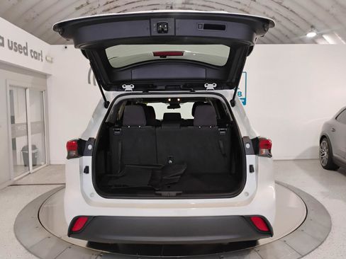 Used 2021 Toyota Highlander L image 83