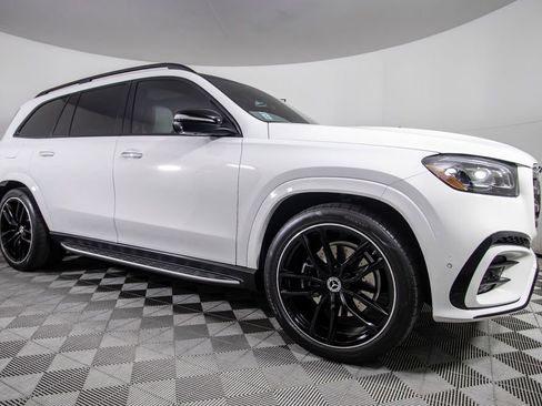 Used 2024 Mercedes-Benz GLS 580 GLS 580 image 3