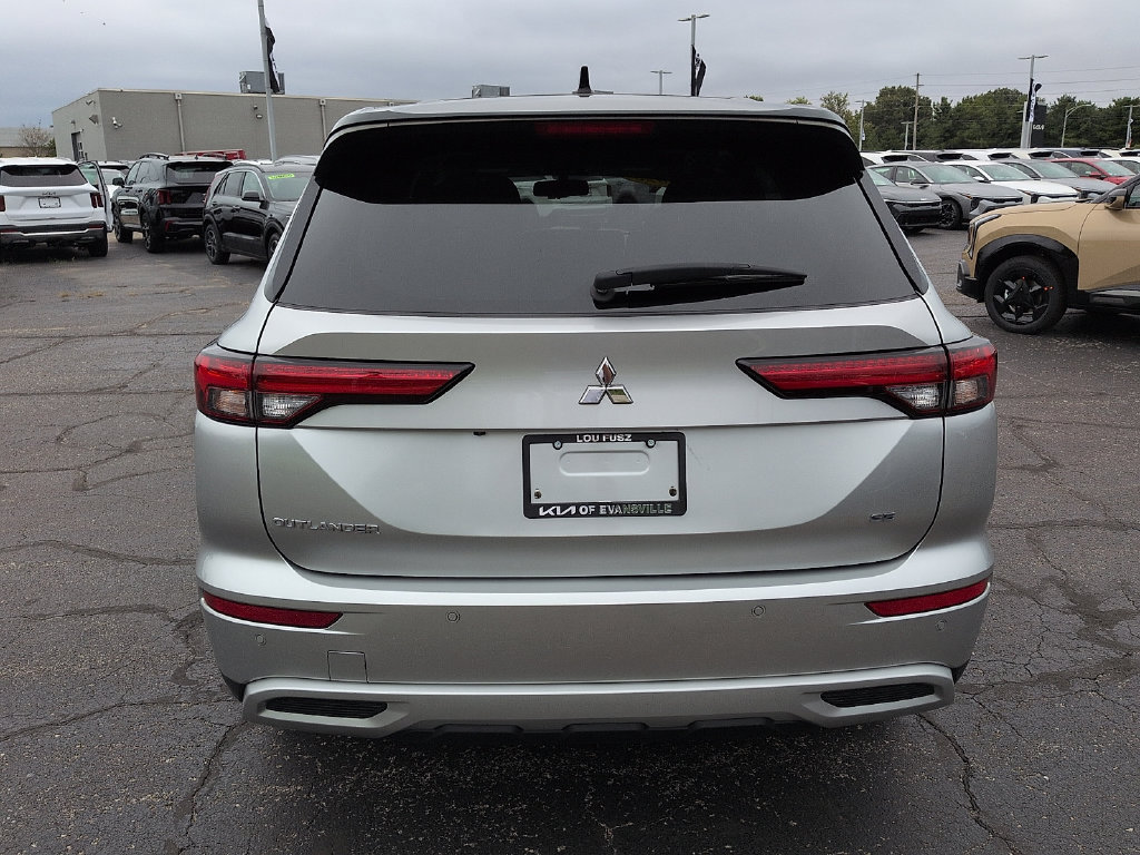 Used 2023 Mitsubishi Outlander SE AWD/4WD image 6