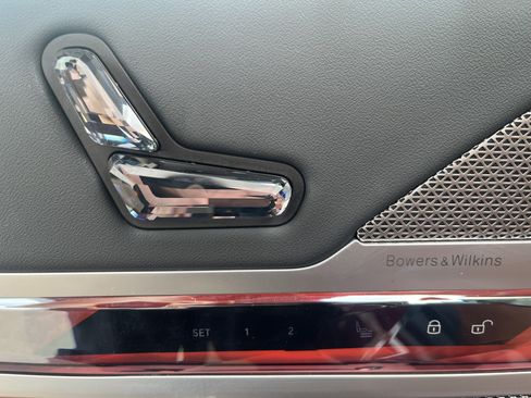 Used 2023 BMW 760i xDrive AWD/4WD image 19