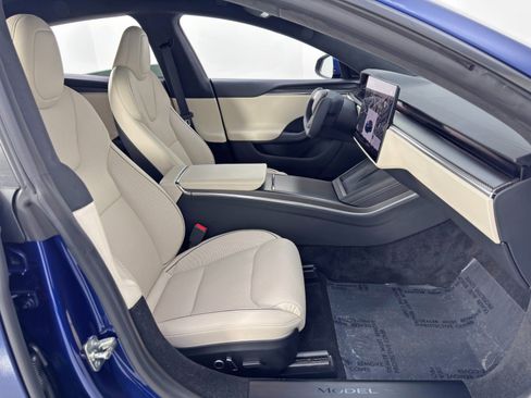 Used 2022 Tesla Model S Plaid image 16