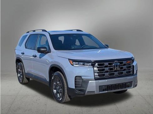 New 2026 Honda Pilot TrailSport image 7