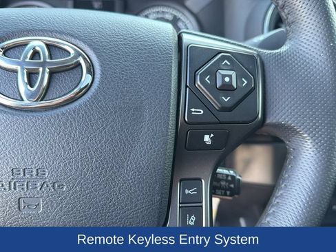 Used 2018 Toyota Tacoma TRD Sport w/ TRD Premium Sport Package AWD/4WD image 23