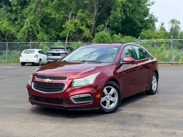Used 2016 Chevrolet Cruze LT FWD image 2