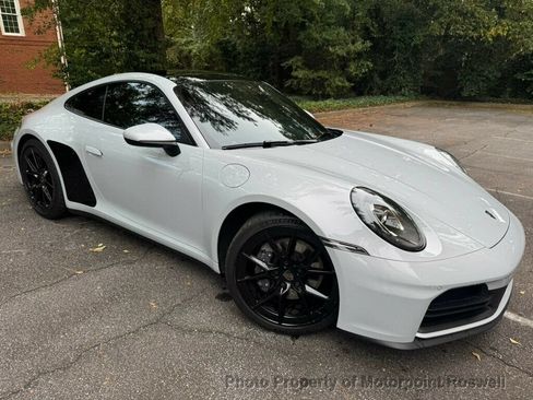 Used 2025 Porsche 911 Carrera RWD image 2