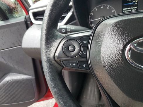 Used 2025 Toyota Corolla LE w/ Convenience Package image 28