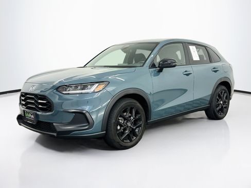 Used 2025 Honda HR-V Sport image 3