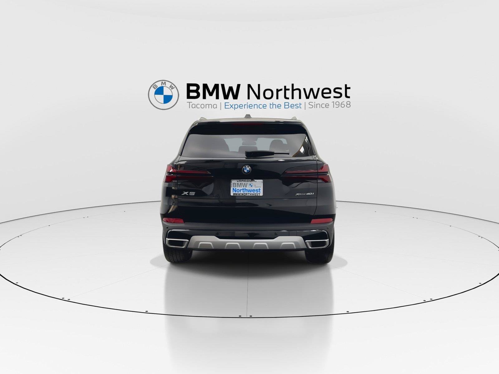 Used 2024 BMW X5 xDrive40i w/ Parking Assistance Package AWD/4WD image 2